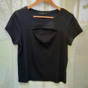 Derek Heart Short Sleeve Ribbed Cut Out Chest Crop Top Size Large Black